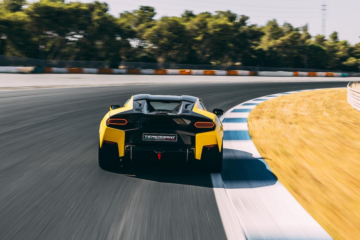 Lamborghini Temerario nhận đặt hàng tại Việt Nam: Giá từ gần 19,6 tỷ đồng, mạnh 907 mã lực, ra mắt ngay đầu năm sau- Ảnh 16. Lamborghini Temerario nhận đặt hàng tại Việt Nam: Giá từ gần 19,6 tỷ đồng, mạnh 907 mã lực, ra mắt ngay đầu năm sau- Ảnh 16.