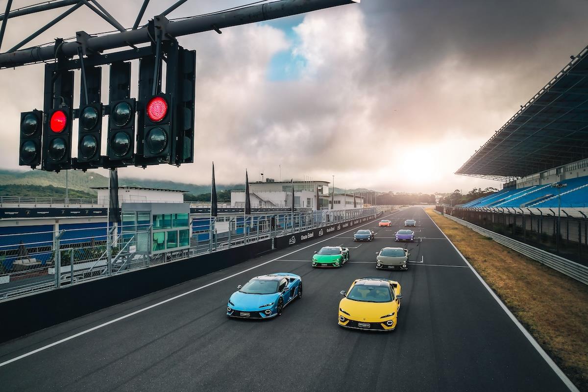 Lamborghini Temerario nhận đặt hàng tại Việt Nam: Giá từ gần 19,6 tỷ đồng, mạnh 907 mã lực, ra mắt ngay đầu năm sau- Ảnh 6. Lamborghini Temerario nhận đặt hàng tại Việt Nam: Giá từ gần 19,6 tỷ đồng, mạnh 907 mã lực, ra mắt ngay đầu năm sau- Ảnh 6.