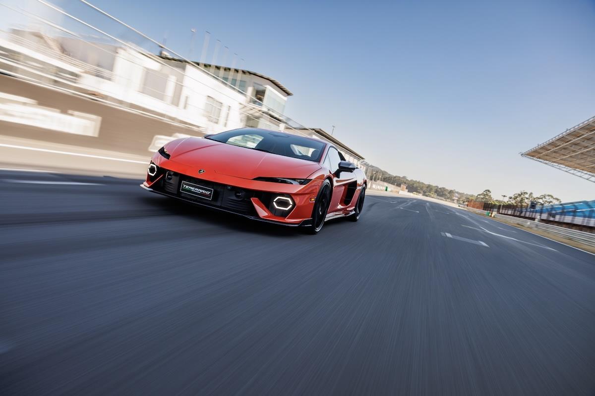 Lamborghini Temerario nhận đặt hàng tại Việt Nam: Giá từ gần 19,6 tỷ đồng, mạnh 907 mã lực, ra mắt ngay đầu năm sau- Ảnh 11. Lamborghini Temerario nhận đặt hàng tại Việt Nam: Giá từ gần 19,6 tỷ đồng, mạnh 907 mã lực, ra mắt ngay đầu năm sau- Ảnh 11.