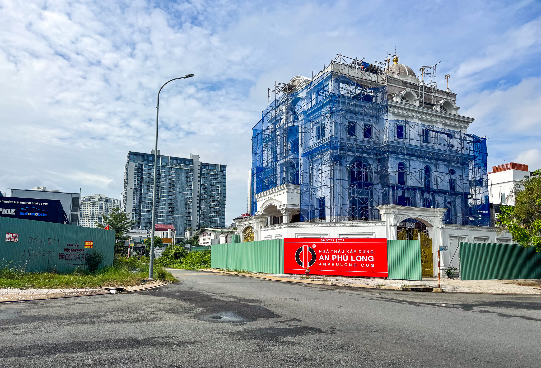 Bất động sản của các nghệ sĩ Việt: Hà Anh Tuấn có duplex trăm tỷ, Đặng Thu Thảo ở biệt thự quận 1, Lý Nhã Kỳ sở hữu cả một lâu đài- Ảnh 9. Bất động sản của các nghệ sĩ Việt: Hà Anh Tuấn có duplex trăm tỷ, Đặng Thu Thảo ở biệt thự quận 1, Lý Nhã Kỳ sở hữu cả một lâu đài- Ảnh 9.