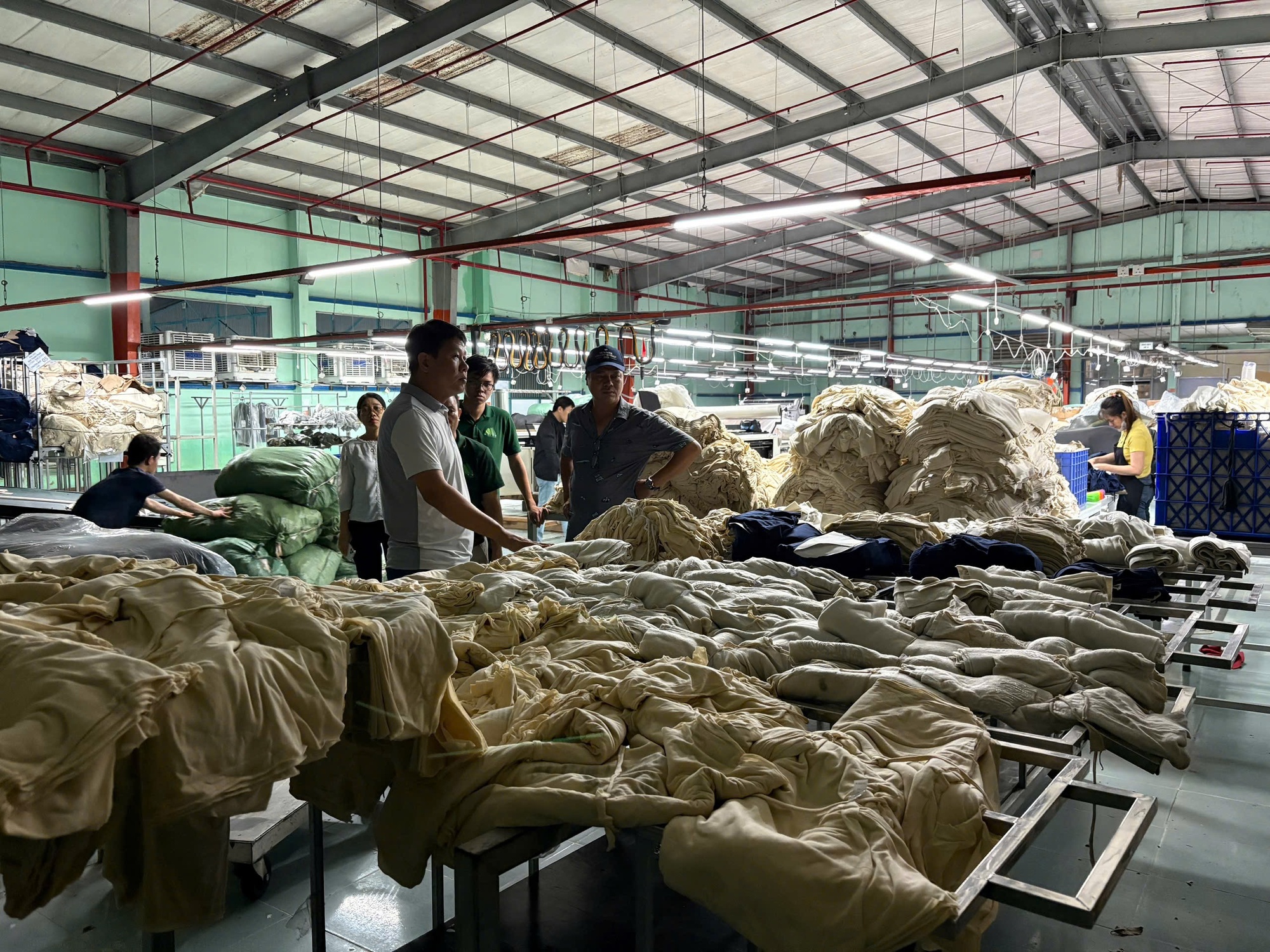 Bảo hiểm chi trả hàng trăm tỉ đồng tiền bồi thường thiệt hại do bão, lũ- Ảnh 2. Bảo hiểm chi trả hàng trăm tỉ đồng tiền bồi thường thiệt hại do bão, lũ- Ảnh 2.