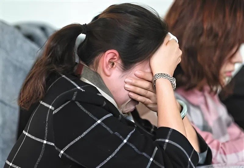 Dốc hết tiền bạc cho con học trường đắt nhất khu, bố mẹ chết lặng khi con về nhà nói thẳng 1 câu!- Ảnh 1.