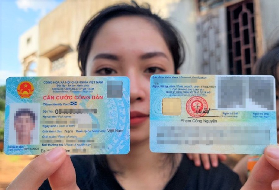 Từ nay đến 31/12/2025, người sinh vào 3 năm sau cần lưu ý đặc biệt 4 điều khi đổi thẻ căn cước- Ảnh 1.