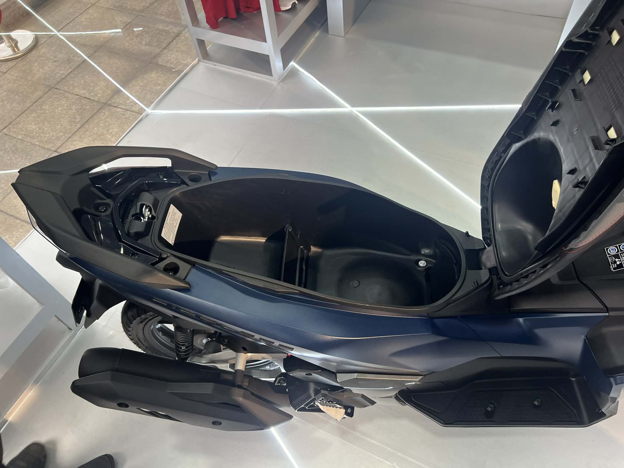 Honda Air Blade 2026 trình làng: nâng cấp lớn, thêm ABS cho bản 125, giá từ 43 triệu đồng- Ảnh 4.