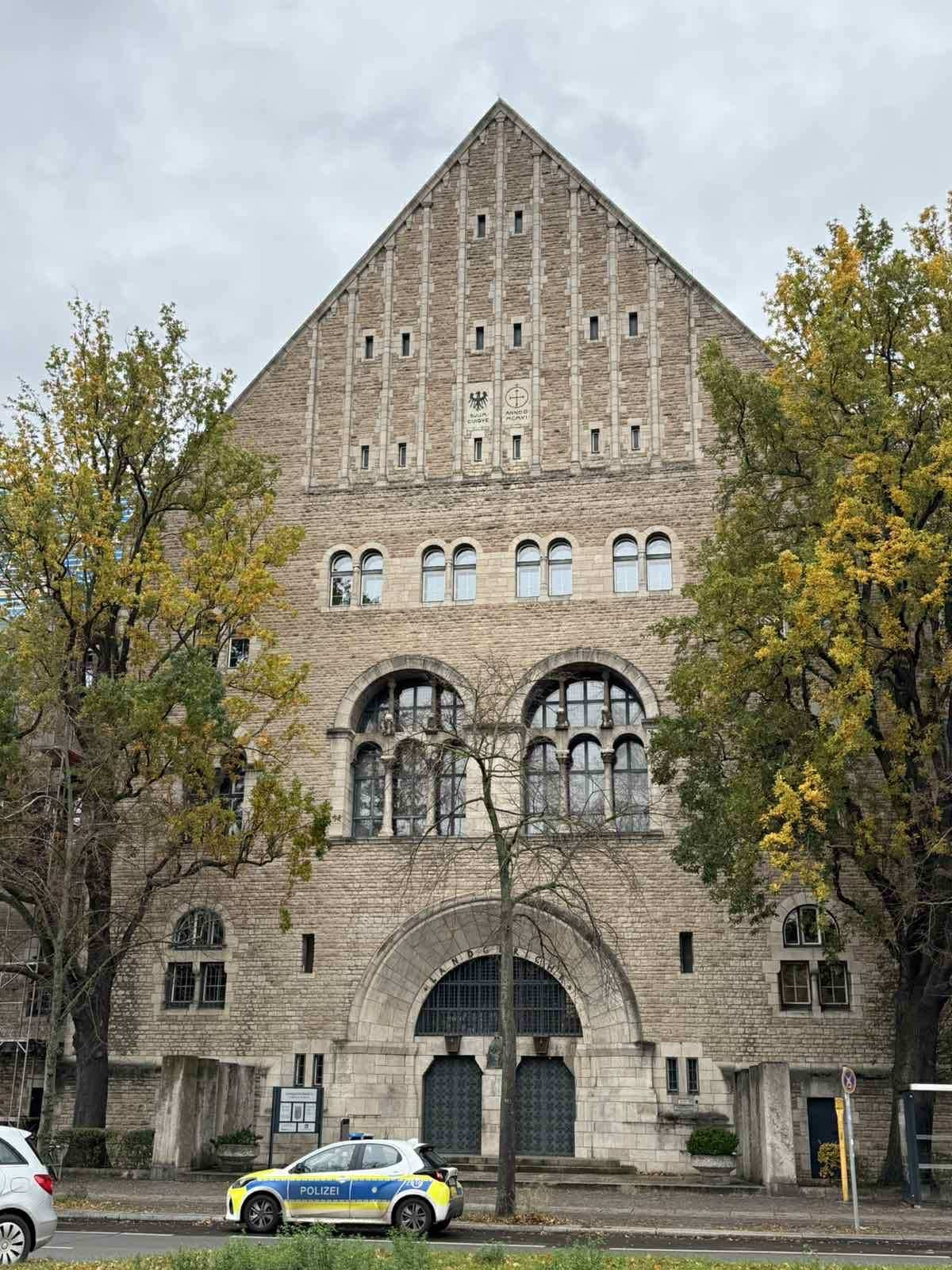 Đã có phán quyết mới nhất vụ Vingroup kiện Lê Trung Khoa có hành vi phỉ báng- Ảnh 1. Đã có phán quyết mới nhất vụ Vingroup kiện Lê Trung Khoa có hành vi phỉ báng- Ảnh 1.