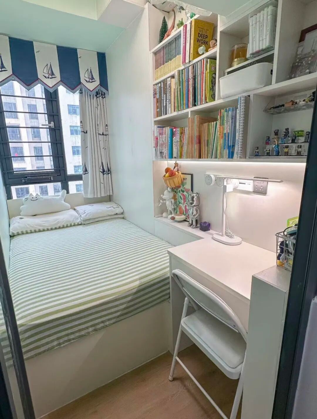 Căn bếp 3m² của người phụ nữ trung niên khiến mạng xã hội trầm trồ: Nhỏ nhưng sang, gọn, như một góc sống trong mơ- Ảnh 11.