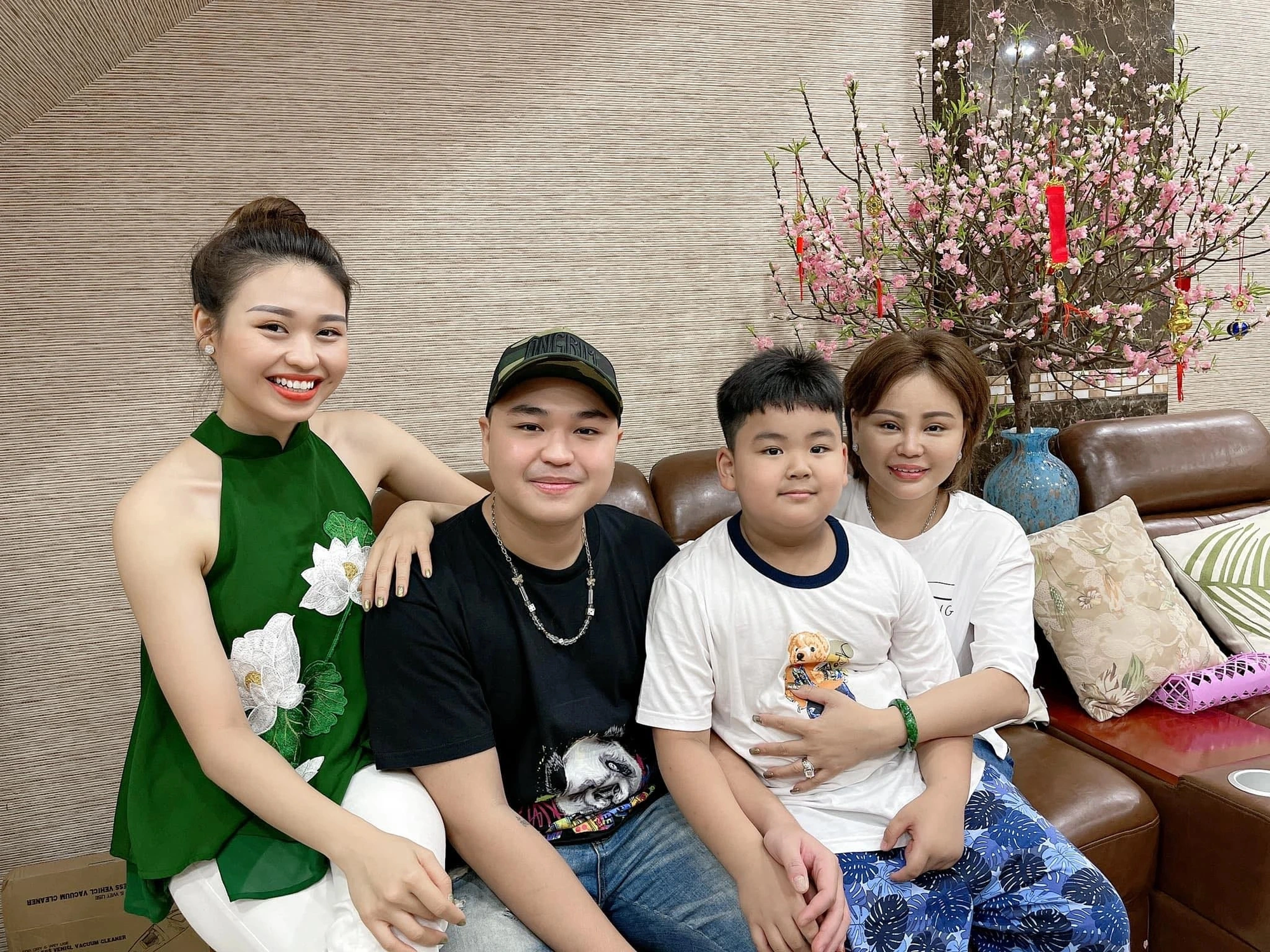 Nhận cái kết đắng vì 2 lần đổ vỡ, ngoài 50 tuổi nữ nghệ sĩ mới có cuộc sống an yên- Ảnh 3.