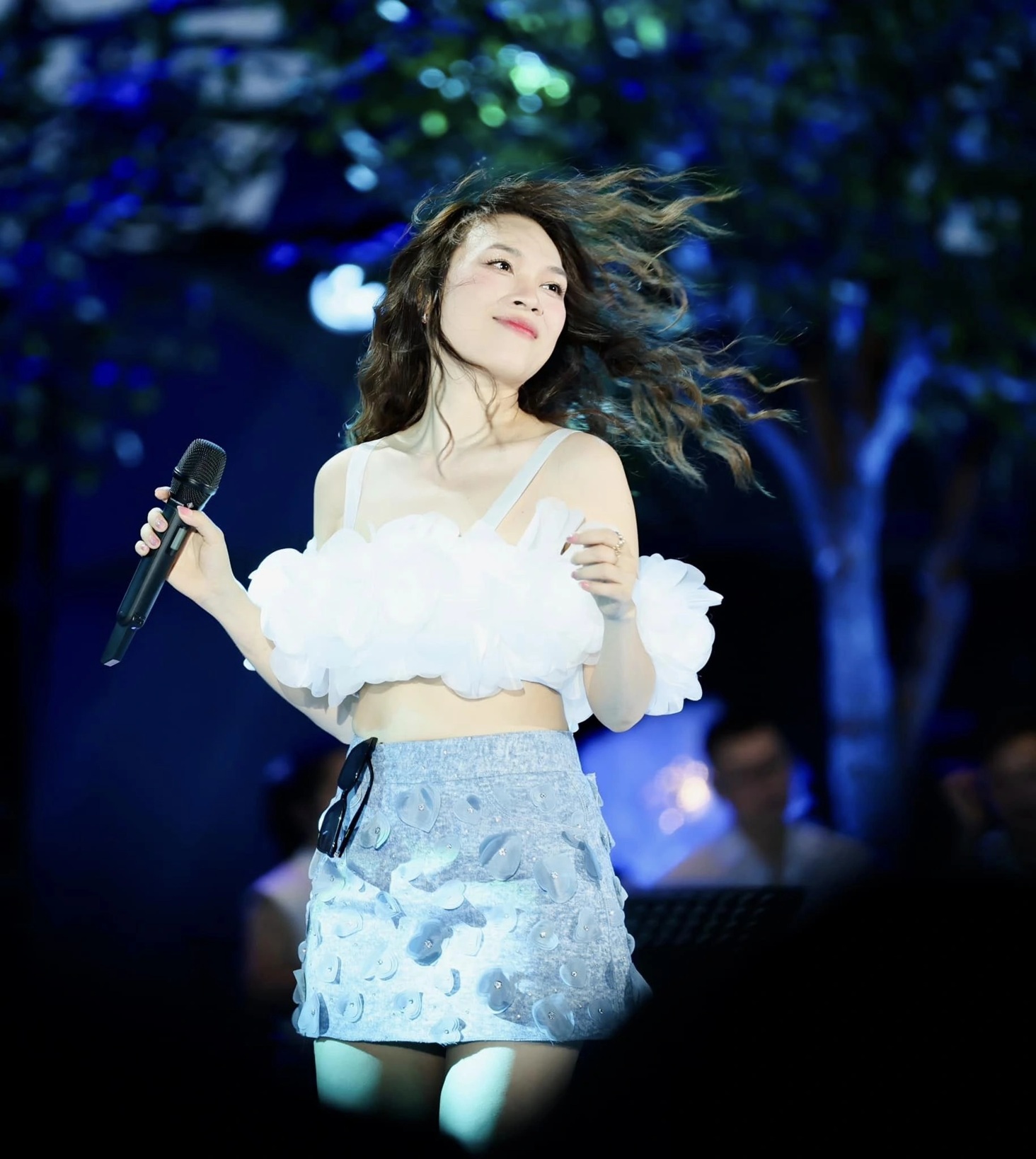 Nữ ca sĩ duy nhất trong lịch sử Việt Nam dám làm điều này tại Hà Nội- Ảnh 2.