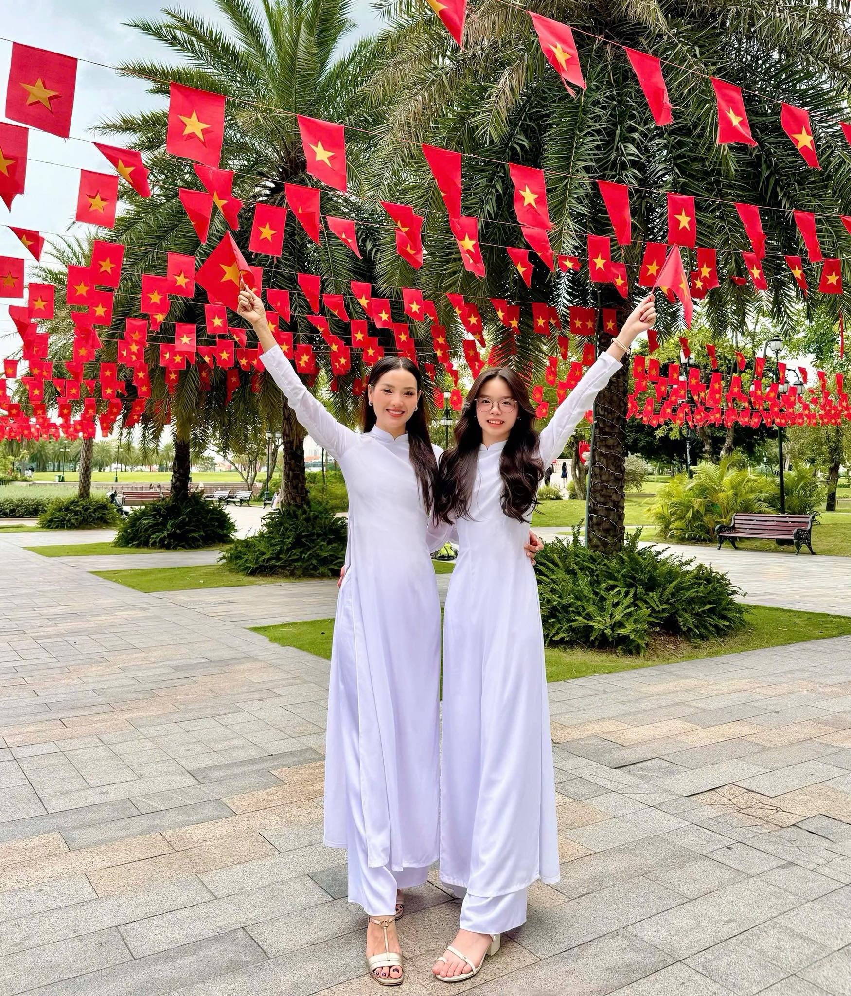 "Ái nữ" của Phương Trinh Jolie mới 12 tuổi đã cao gần bằng mẹ, chiếm trọn spotlight với đôi chân dài miên man- Ảnh 8.