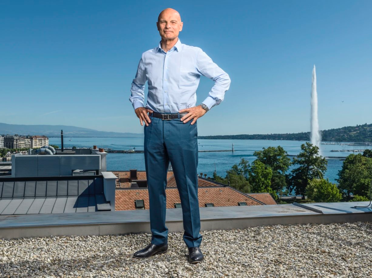 Vừa rao bán 20 tỷ USD tài sản ở nước ngoài, 'ông lớn' dầu khí lớn thứ 2 Nga có ngay khách sộp chỉ sau 3 ngày: Là một nhà tài phiệt đến từ EU, sở hữu 5,4 tỷ USD- Ảnh 2.