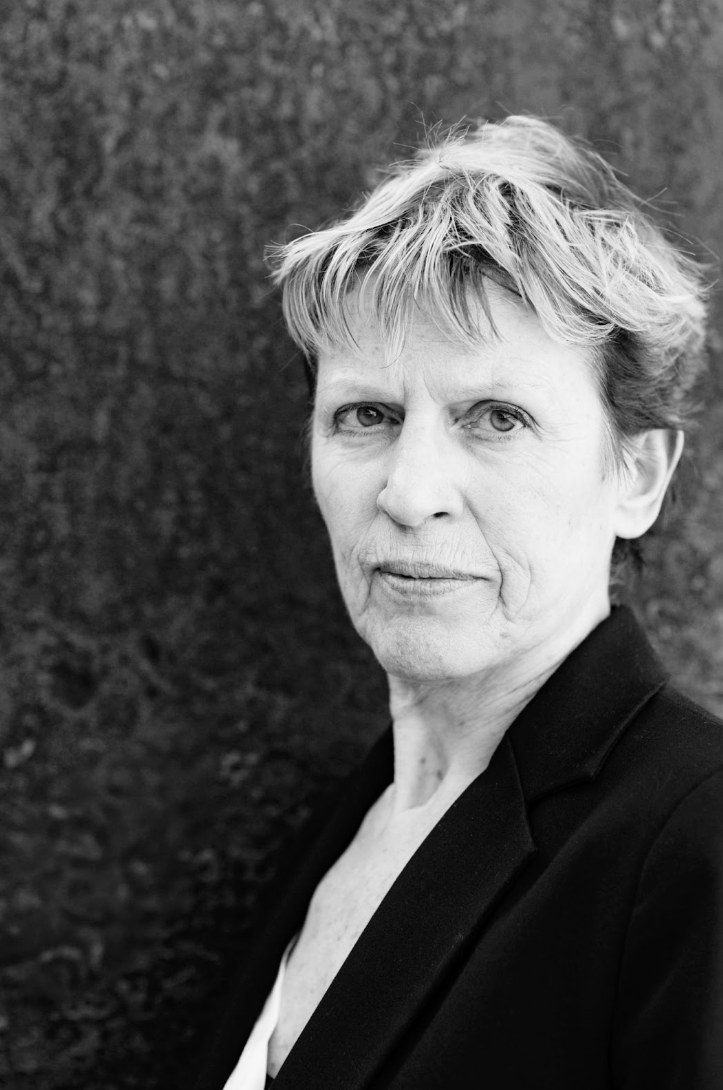 “Nhìn hay được nhìn” - 20 gương mặt với 20 câu chuyện đặc sắc chỉ trong 1 buổi triển lãm của nữ nhiếp ảnh gia Đức nổi tiếng- Ảnh 1.