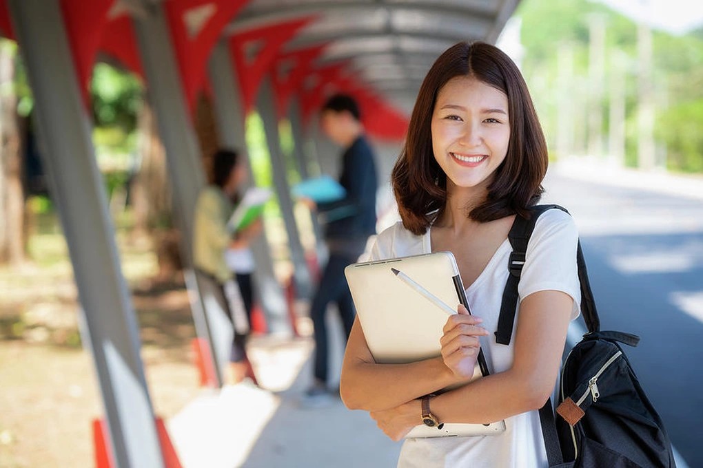 5 ngành học đang "khát" nhân lực ở Việt Nam: Lương có thể chạm 100 triệu/tháng, sinh viên mới ra trường rộng cửa việc làm- Ảnh 1.