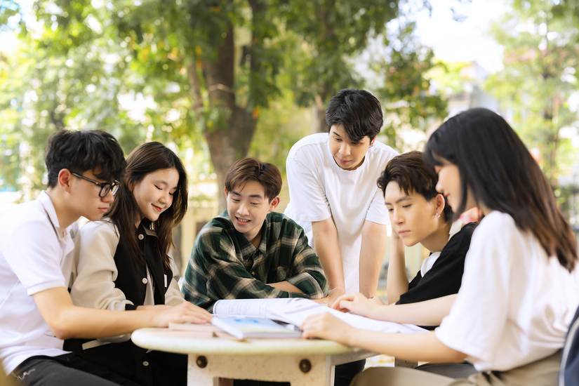 5 ngành học đang "khát" nhân lực ở Việt Nam: Lương có thể chạm 100 triệu/tháng, sinh viên mới ra trường rộng cửa việc làm- Ảnh 3.