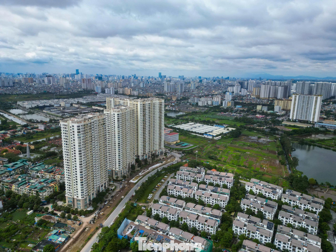 Toàn cảnh tuyến đường hơn trăm tỉ nối hai vành đai Hà Nội đang dần hoàn thiện- Ảnh 1.