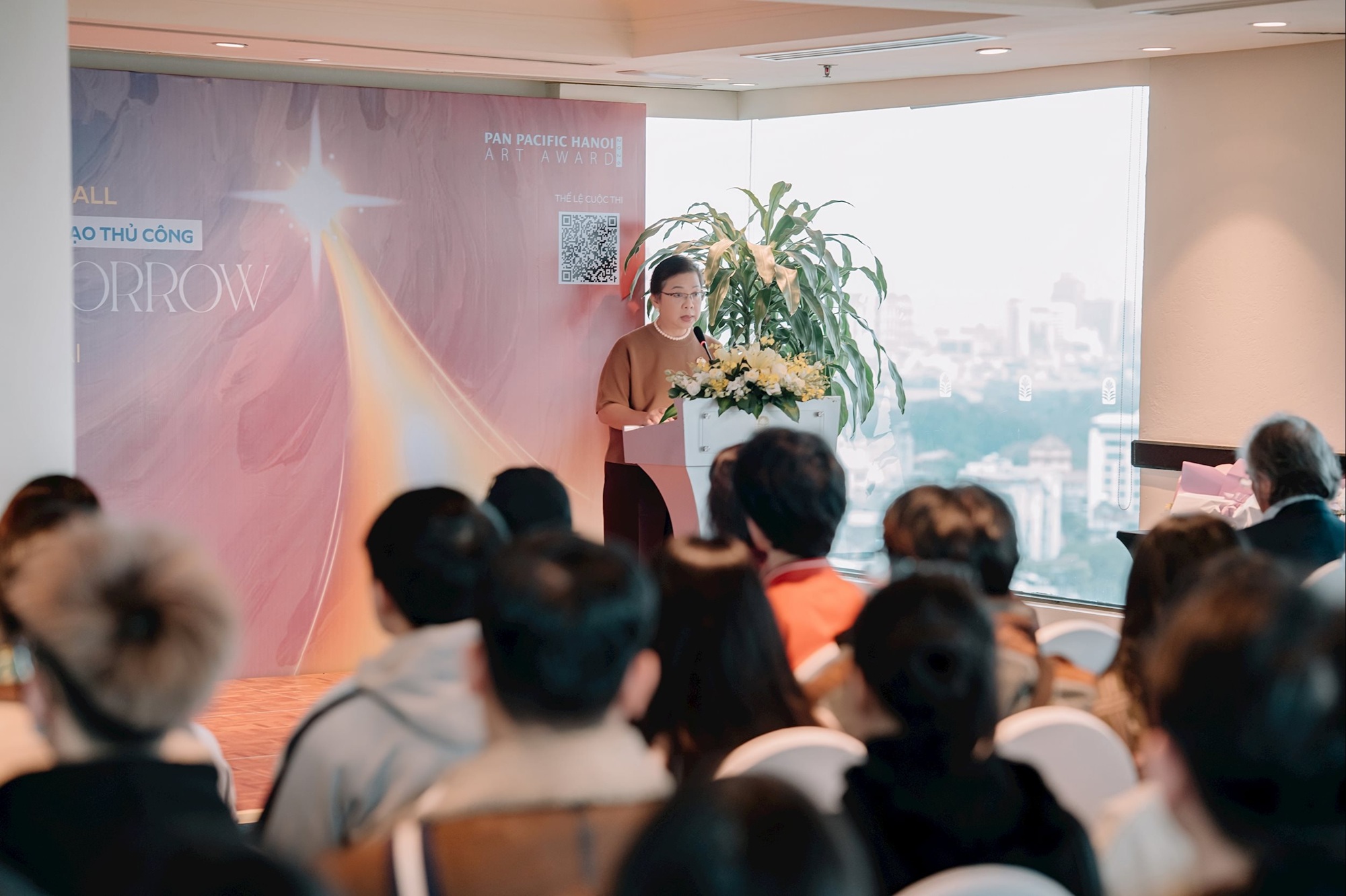 Khách sạn Pan Pacific Hà Nội 'mở đường' cho nghệ sĩ trẻ kể câu chuyện về tương lai bằng sắc màu nghệ thuật- Ảnh 2. Khách sạn Pan Pacific Hà Nội 'mở đường' cho nghệ sĩ trẻ kể câu chuyện về tương lai bằng sắc màu nghệ thuật- Ảnh 2.