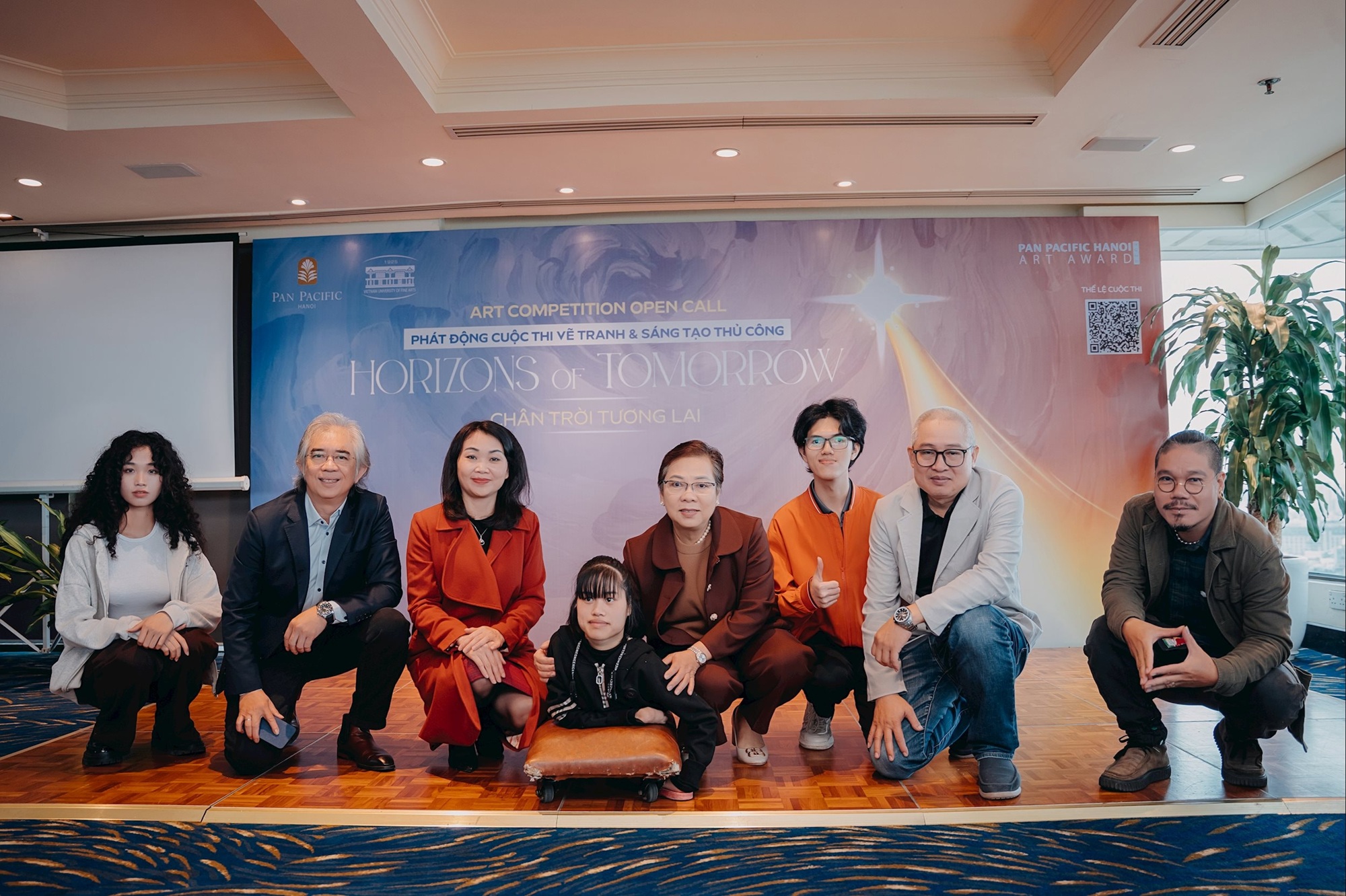 Khách sạn Pan Pacific Hà Nội 'mở đường' cho nghệ sĩ trẻ kể câu chuyện về tương lai bằng sắc màu nghệ thuật- Ảnh 3. Khách sạn Pan Pacific Hà Nội 'mở đường' cho nghệ sĩ trẻ kể câu chuyện về tương lai bằng sắc màu nghệ thuật- Ảnh 3.