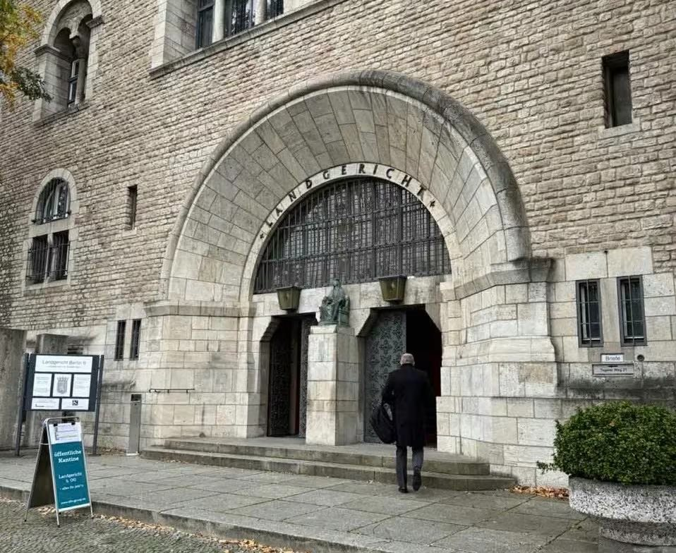 Tòa án Đức: Lê Trung Khoa đối mặt 6 tháng - 2 năm tù nếu tái phạm vu khống Vingroup 'hối lộ'- Ảnh 1.