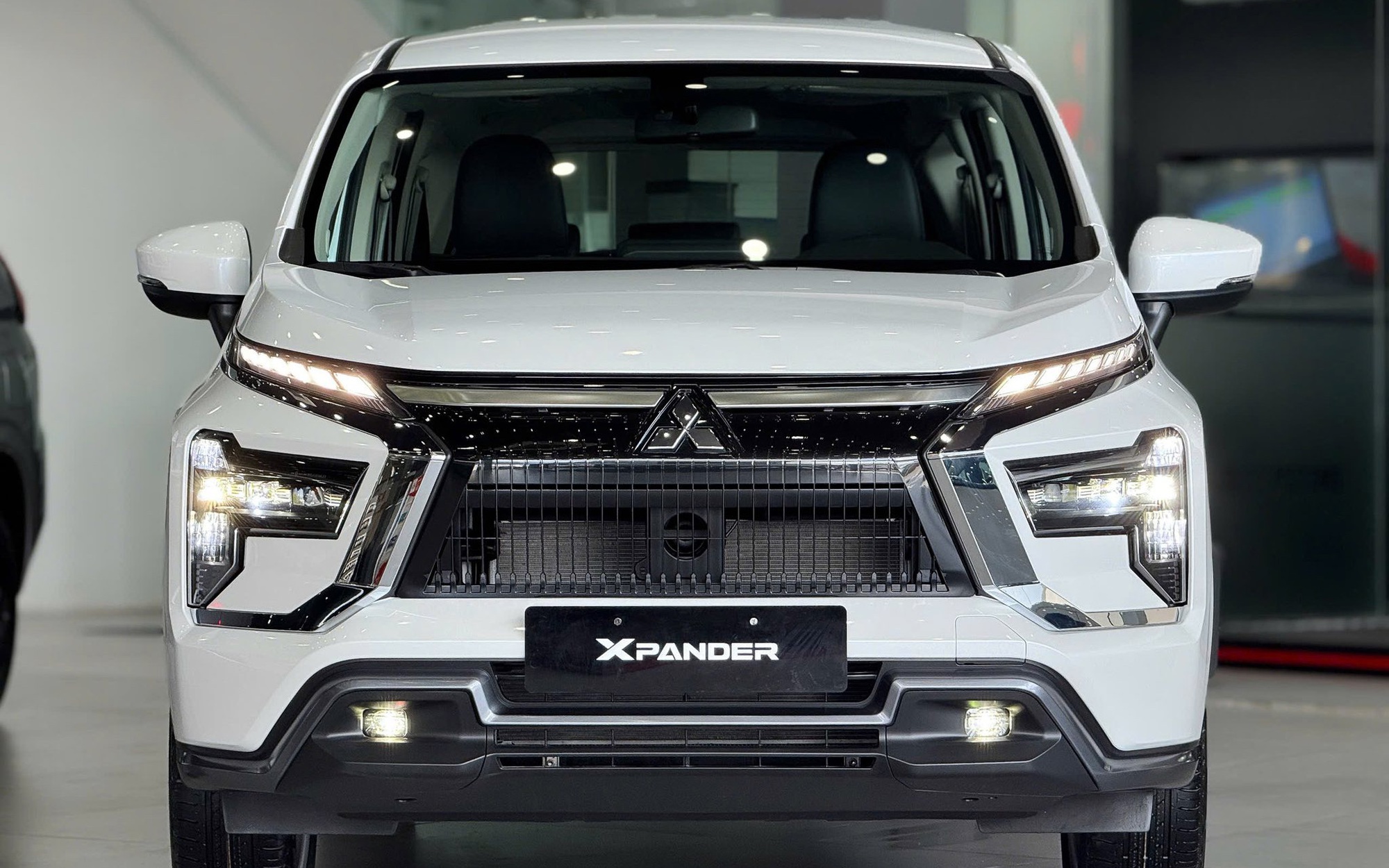Mitsubishi Xpander đang rẻ kỷ lục tại Việt Nam: Còn từ dưới 500 triệu đồng nếu 'trừ hết', dễ hút thêm dân chạy dịch vụ- Ảnh 3.