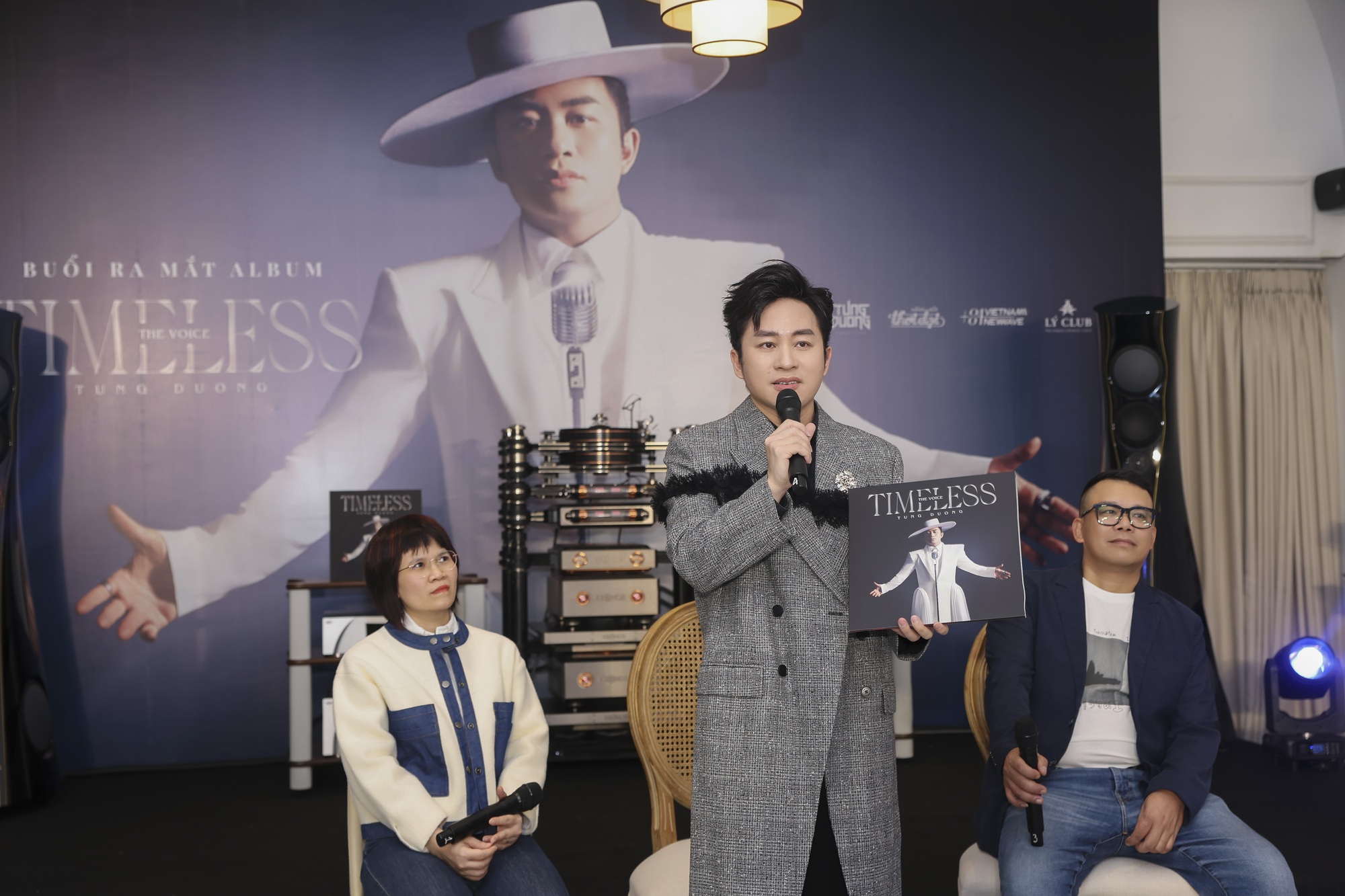 Tùng Dương đã để khán giả đợi hơn 10 năm- Ảnh 2. Tùng Dương đã để khán giả đợi hơn 10 năm- Ảnh 2.