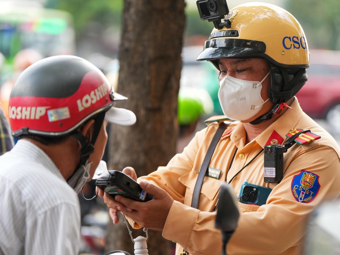 Nghiêm cấm cán bộ, đảng viên can thiệp xử lý vi phạm nồng độ cồn- Ảnh 1. Nghiêm cấm cán bộ, đảng viên can thiệp xử lý vi phạm nồng độ cồn- Ảnh 1.