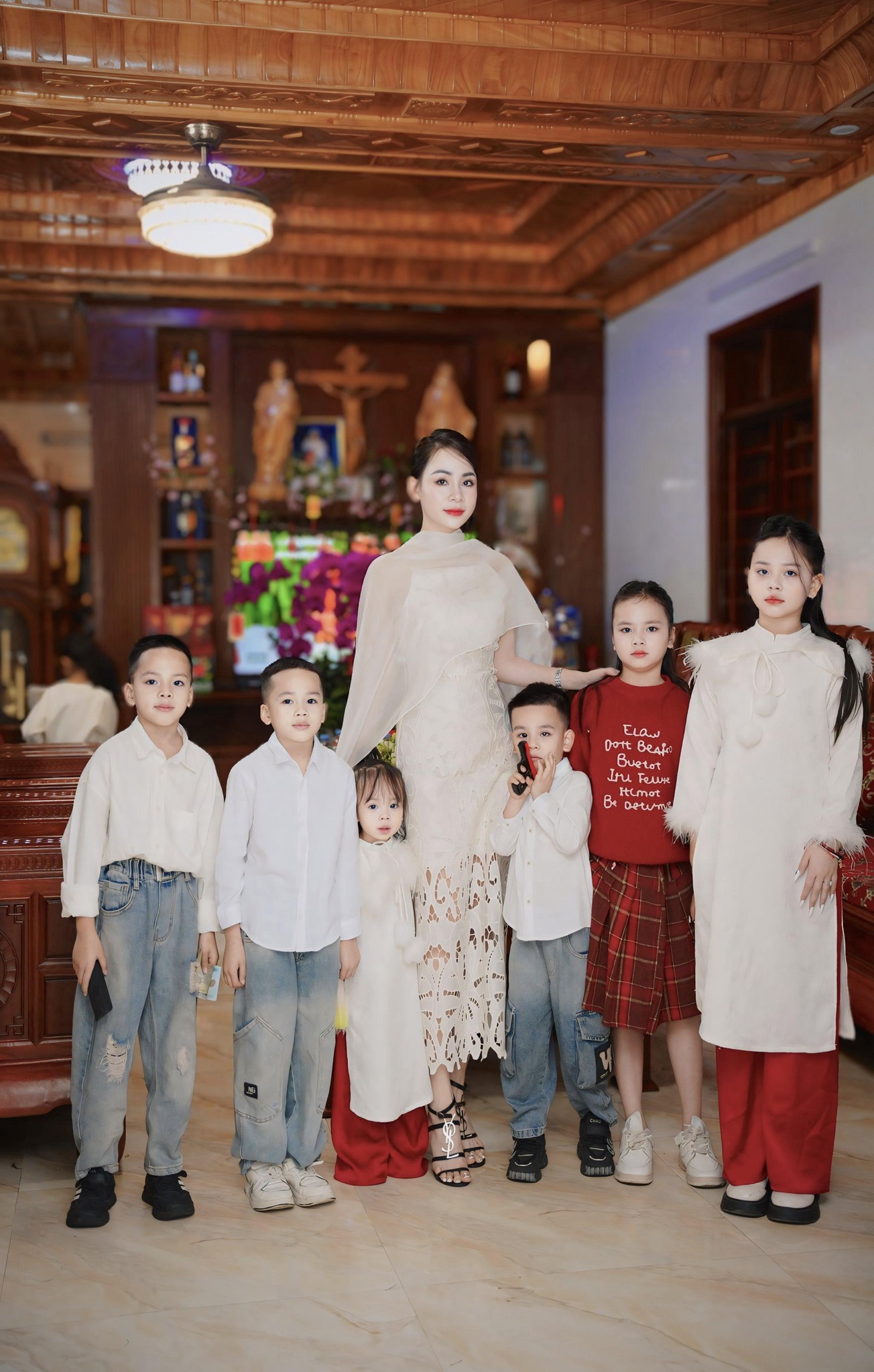 Mẹ 34 tuổi ở Nghệ An sinh 6 con, chồng đi làm xa một mình “cân” hết, chi phí nuôi con mới choáng- Ảnh 4. Mẹ 34 tuổi ở Nghệ An sinh 6 con, chồng đi làm xa một mình “cân” hết, chi phí nuôi con mới choáng- Ảnh 4.