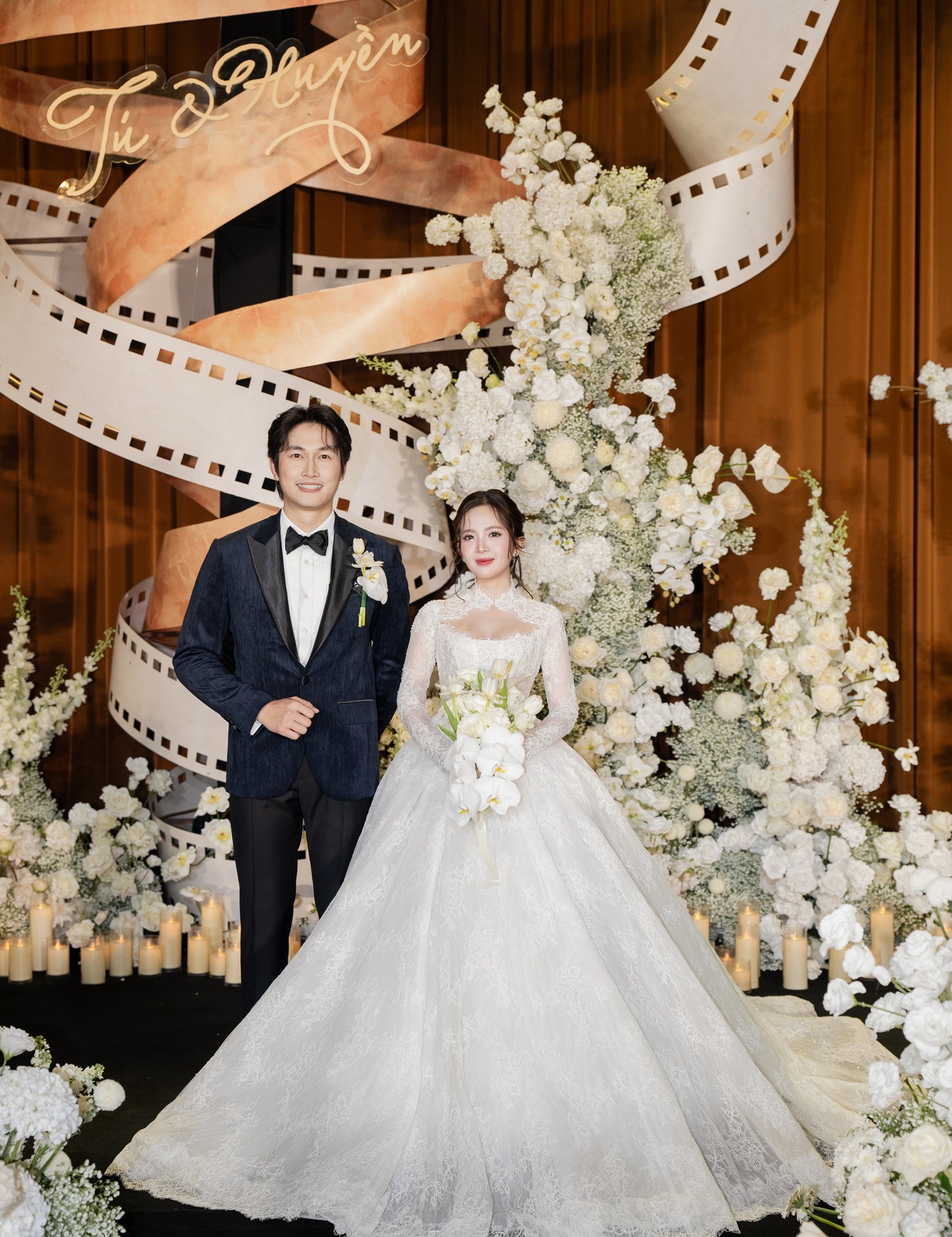 Đám cưới diễn viên Đình Tú - Ngọc Huyền: Dâu rể gấp đôi visual, Quỳnh Nga và dàn mỹ nhân Vbiz đổ bộ- Ảnh 11.