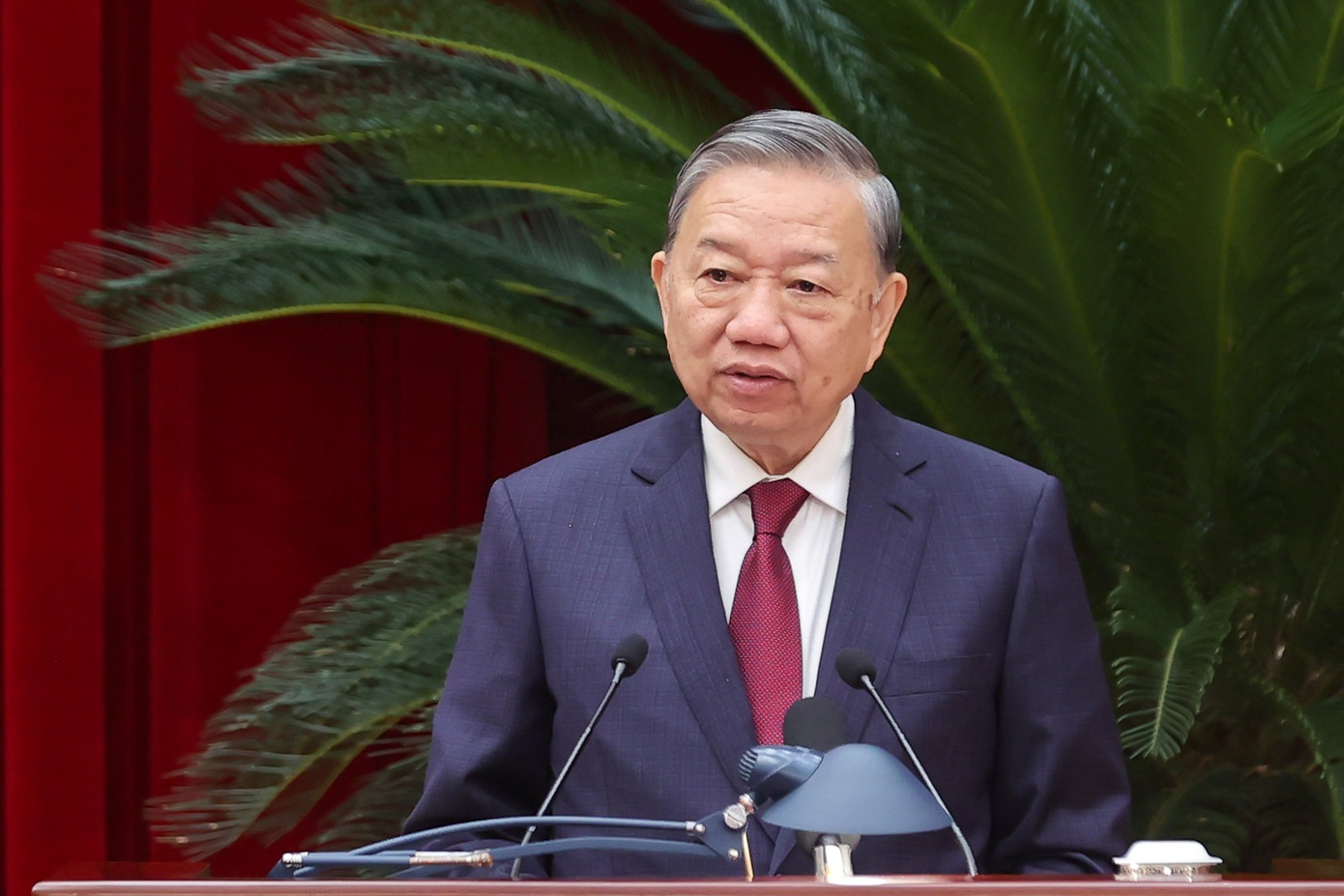 Trung ương nhất trí cao nhân sự giới thiệu tham gia Bộ Chính trị, Ban Bí thư khóa XIV- Ảnh 1. Trung ương nhất trí cao nhân sự giới thiệu tham gia Bộ Chính trị, Ban Bí thư khóa XIV- Ảnh 1.