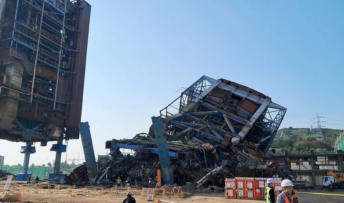 Sập công trình quan trọng tại nhà máy điện Hàn Quốc, nhiều người bị mắc kẹt- Ảnh 3. Sập công trình quan trọng tại nhà máy điện Hàn Quốc, nhiều người bị mắc kẹt- Ảnh 3.