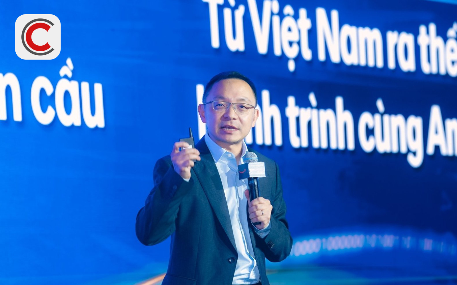 Sếp Amazon: Việt Nam ở vị thế hoàn hảo để trở thành trung tâm xuất khẩu thương mại điện tử của khu vực- Ảnh 1. Sếp Amazon: Việt Nam ở vị thế hoàn hảo để trở thành trung tâm xuất khẩu thương mại điện tử của khu vực- Ảnh 1.