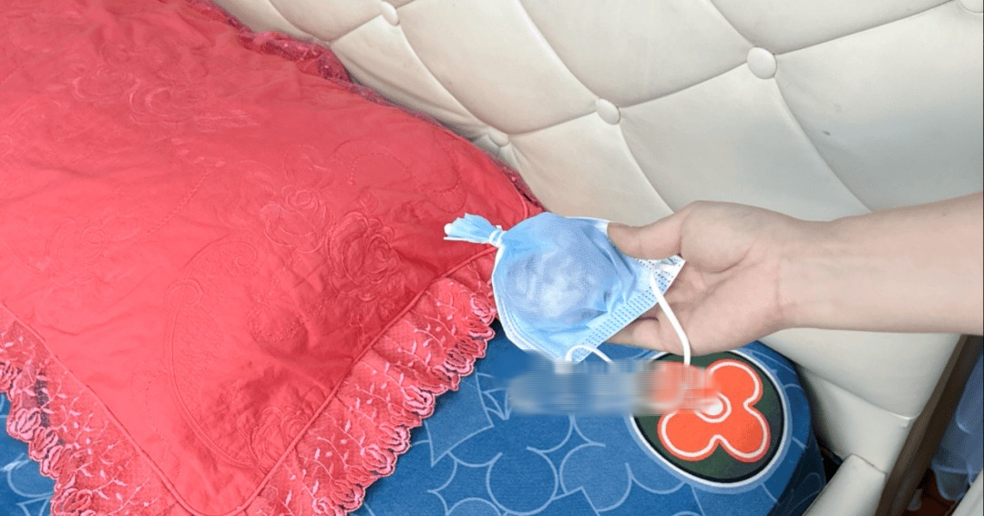 Nhỏ vài giọt dầu gió vào củ hành tây, tưởng nghịch dại ai ngờ hiệu quả hơn cả Nhỏ vài giọt dầu gió vào củ hành tây, tưởng nghịch dại ai ngờ hiệu quả hơn cả