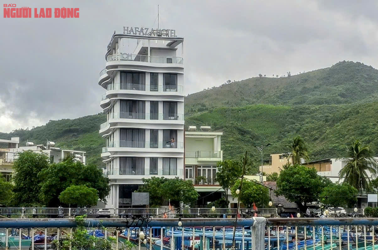 "Cháy" phòng khách sạn khi người dân đi tránh bão số 13 Kalmaegi- Ảnh 1. "Cháy" phòng khách sạn khi người dân đi tránh bão số 13 Kalmaegi- Ảnh 1.