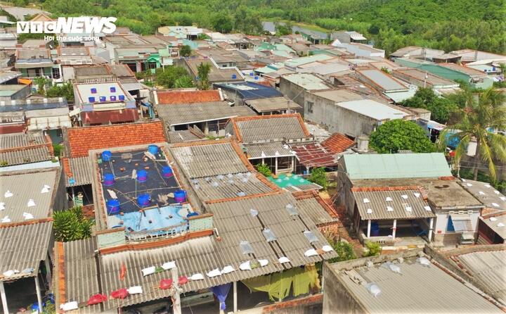 Muôn cách bảo vệ tài sản của người dân Gia Lai, Đắk Lắk trước bão Kalmaegi- Ảnh 1.