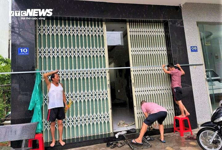 Muôn cách bảo vệ tài sản của người dân Gia Lai, Đắk Lắk trước bão Kalmaegi- Ảnh 7.