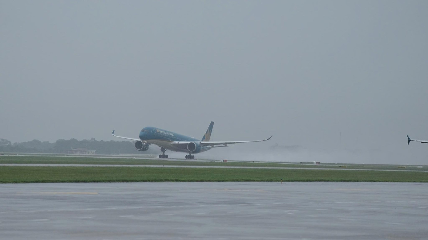 Đóng cửa 5 sân bay tránh bão Kalmaegi từ chiều nay- Ảnh 2. Đóng cửa 5 sân bay tránh bão Kalmaegi từ chiều nay- Ảnh 2.