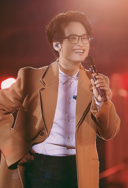 Cái đắt giá khó lý giải của nam ca sĩ chi 22 tỷ đồng từ thiện, sang tận Úc làm show- Ảnh 4.