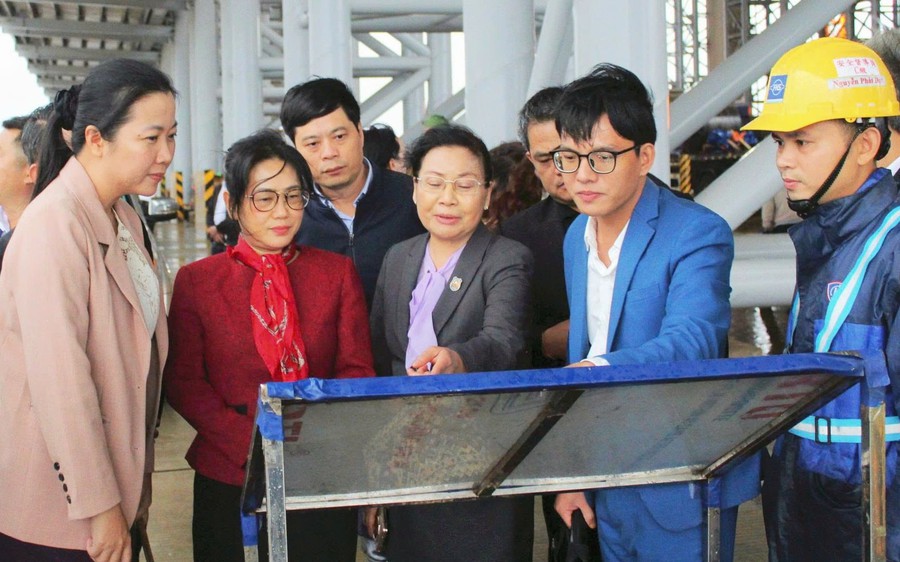 Thăm Khu kinh tế thu hút đầu tư hơn 19 tỷ USD của Việt Nam, lãnh đạo Lào ấn tượng vì điều gì?