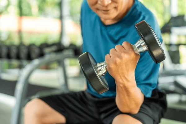 Sau 50 tuổi, đây là bộ môn tốt nhất để sống khỏe, kéo dài tuổi thọ nhưng ít ai biết: Không phải đi bộ hay cầu lông- Ảnh 2. Sau 50 tuổi, đây là bộ môn tốt nhất để sống khỏe, kéo dài tuổi thọ nhưng ít ai biết: Không phải đi bộ hay cầu lông- Ảnh 2.