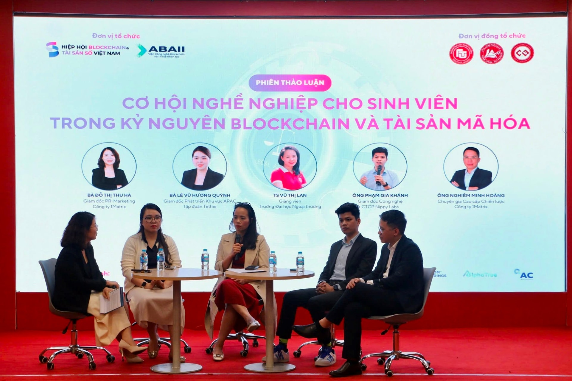 Việt Nam đang bước vào “vùng tăng trưởng nhân lực” mạnh mẽ, những nghề chưa từng tồn tại 10 năm trước, nay trở thành 'cơ hội vàng' cho sinh viên trong tương lai- Ảnh 3.