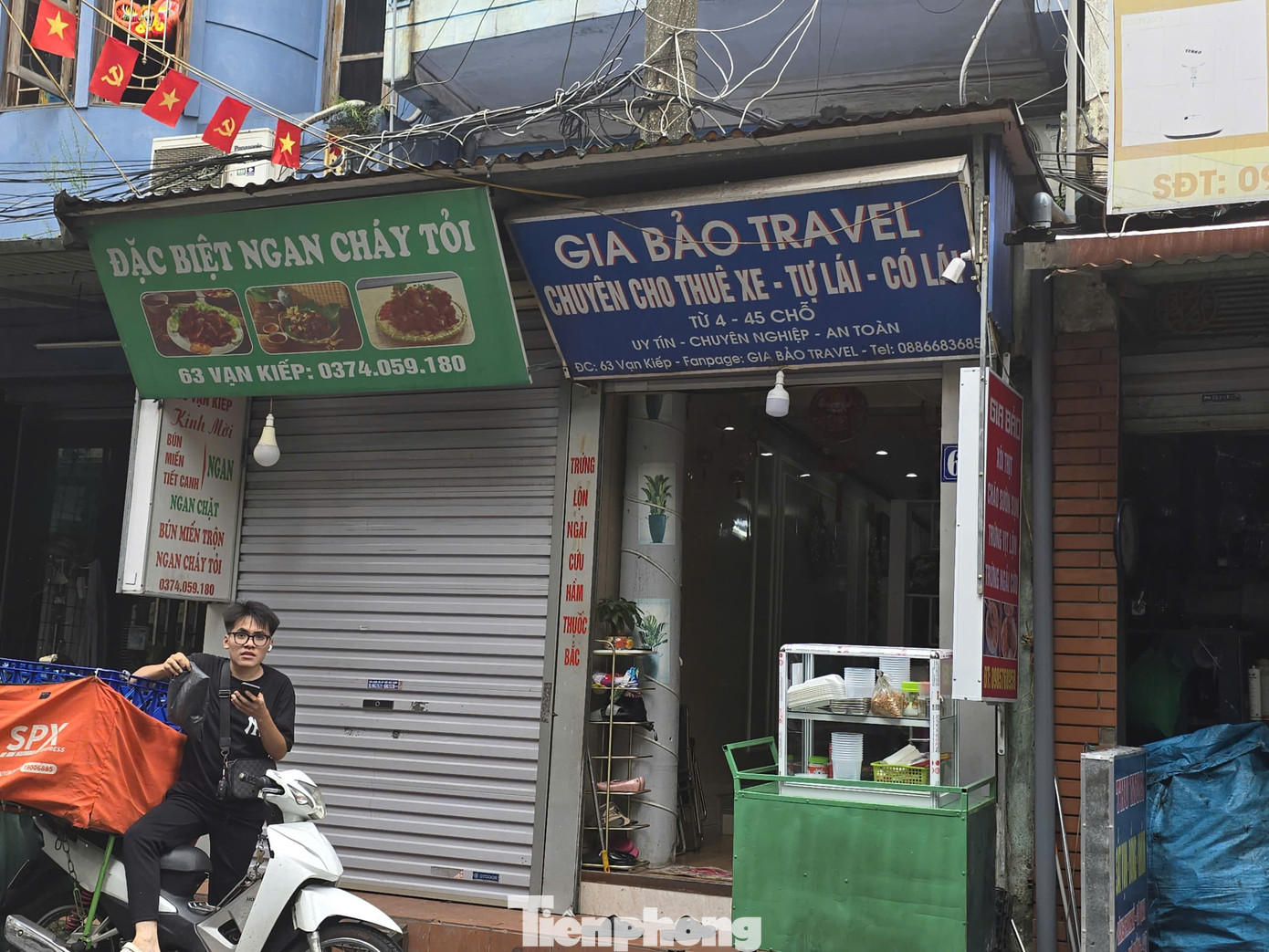 Kỳ lạ nhà 'ôm' cột điện tại phường trung tâm Thủ đô- Ảnh 10.