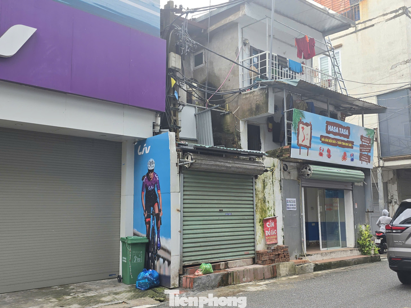 Kỳ lạ nhà 'ôm' cột điện tại phường trung tâm Thủ đô- Ảnh 7.