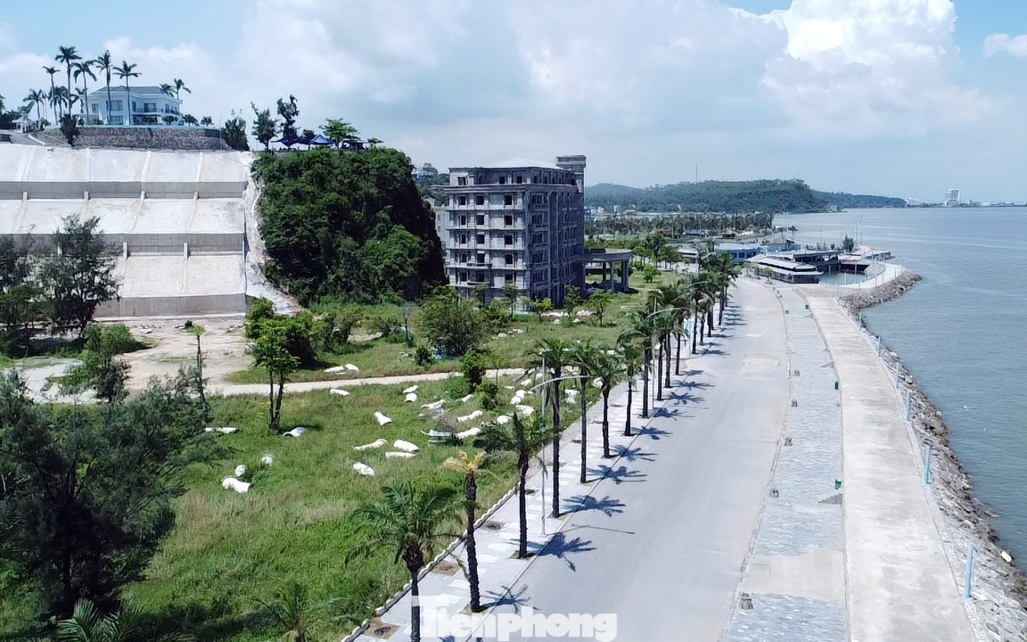 Sốt ruột hình ảnh khách sạn hạng sang 'đắp chiếu' ở Đồ Sơn- Ảnh 1.