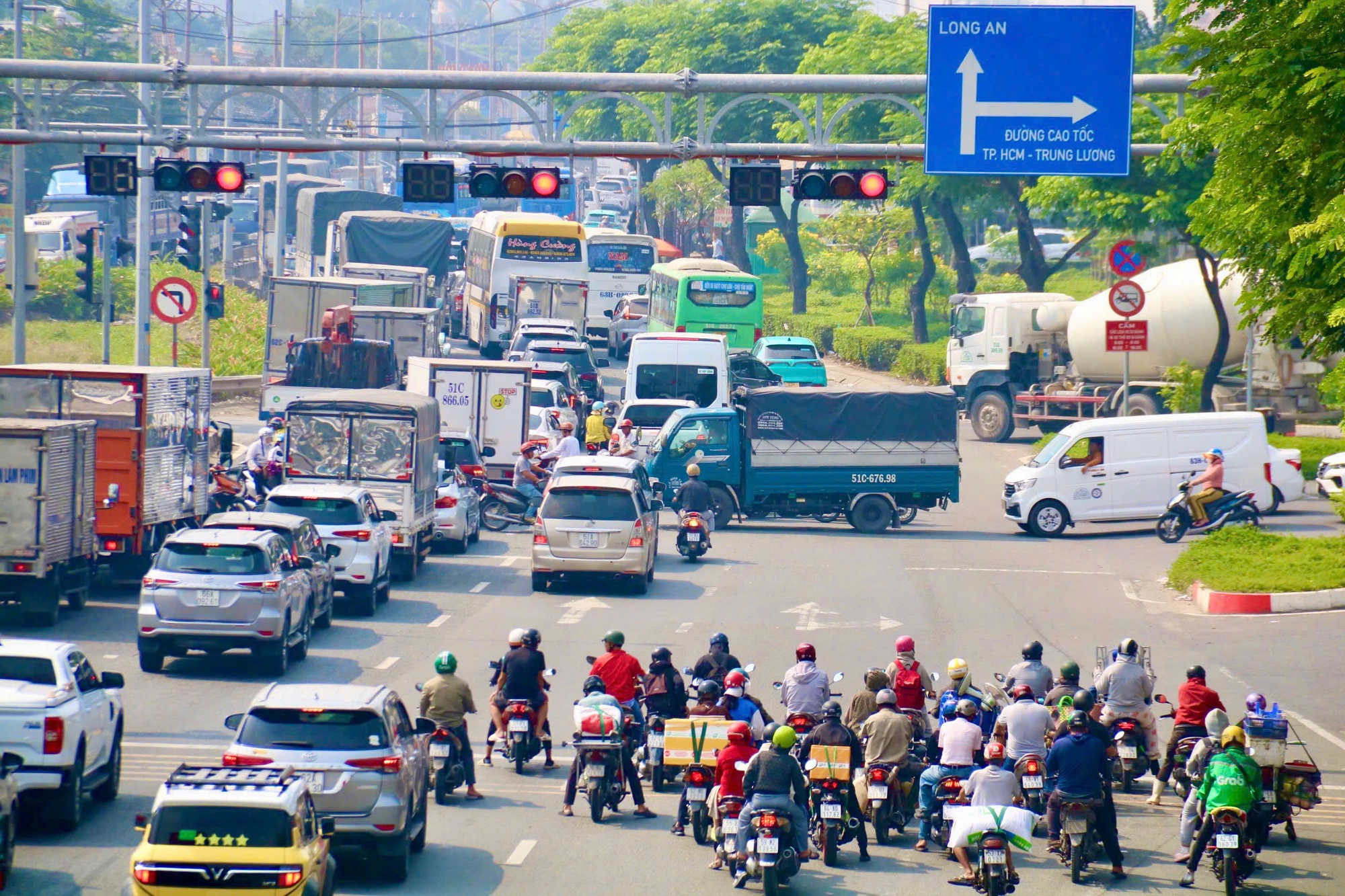 Gần 10 km cửa ngõ phía Tây TP HCM sắp khởi công mở rộng- Ảnh 1. Gần 10 km cửa ngõ phía Tây TP HCM sắp khởi công mở rộng- Ảnh 1.