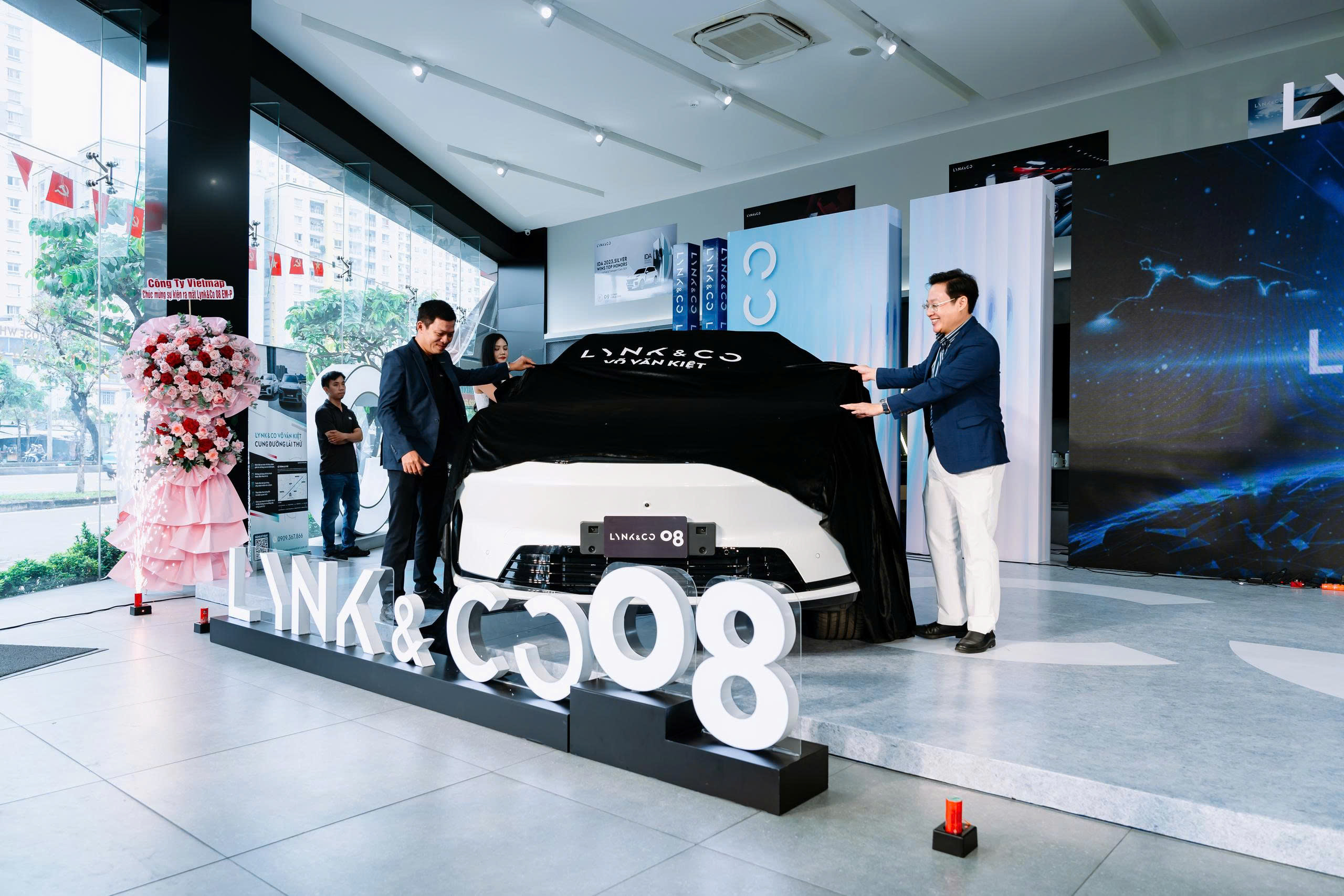 Tổng giám đốc Tasco Auto Hoàng Anh Tuấn: “Bắt tay Geely để bán xe Trung Quốc là tự nhận cái khó về mình, nhưng đáng để thử”- Ảnh 6. Tổng giám đốc Tasco Auto Hoàng Anh Tuấn: “Bắt tay Geely để bán xe Trung Quốc là tự nhận cái khó về mình, nhưng đáng để thử”- Ảnh 6.