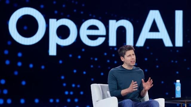 OpenAI dính bê bối 'vạ miệng' xin chính phủ bảo lãnh khoản nợ 1,4 nghìn tỷ USD khi đang thua lỗ, CEO Sam Altman phải lên tiếng- Ảnh 1.