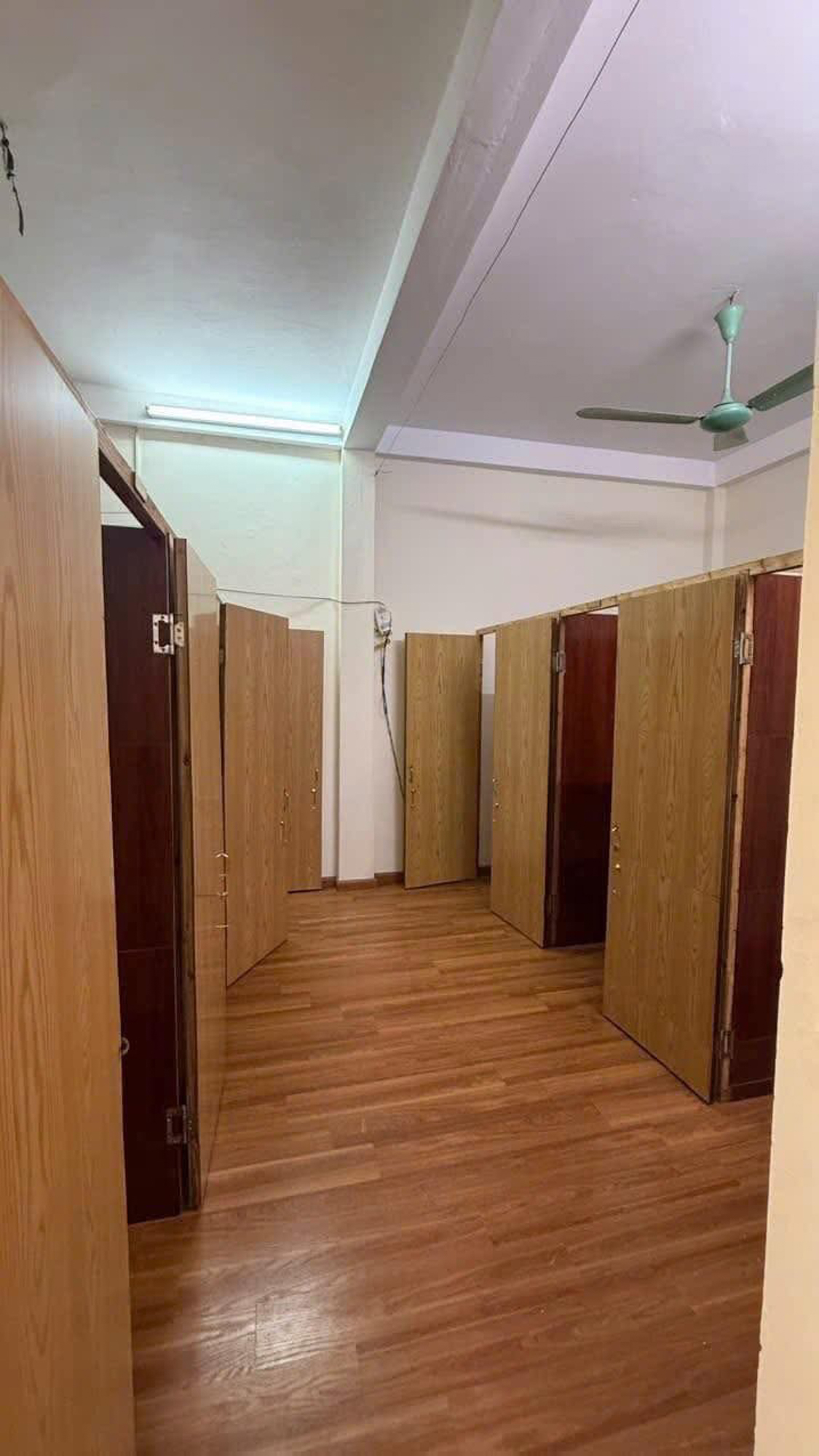 Giá chung cư Hà Nội lên hơn 100 triệu đồng/m2, người lương 5 triệu đang ở đâu?- Ảnh 5.