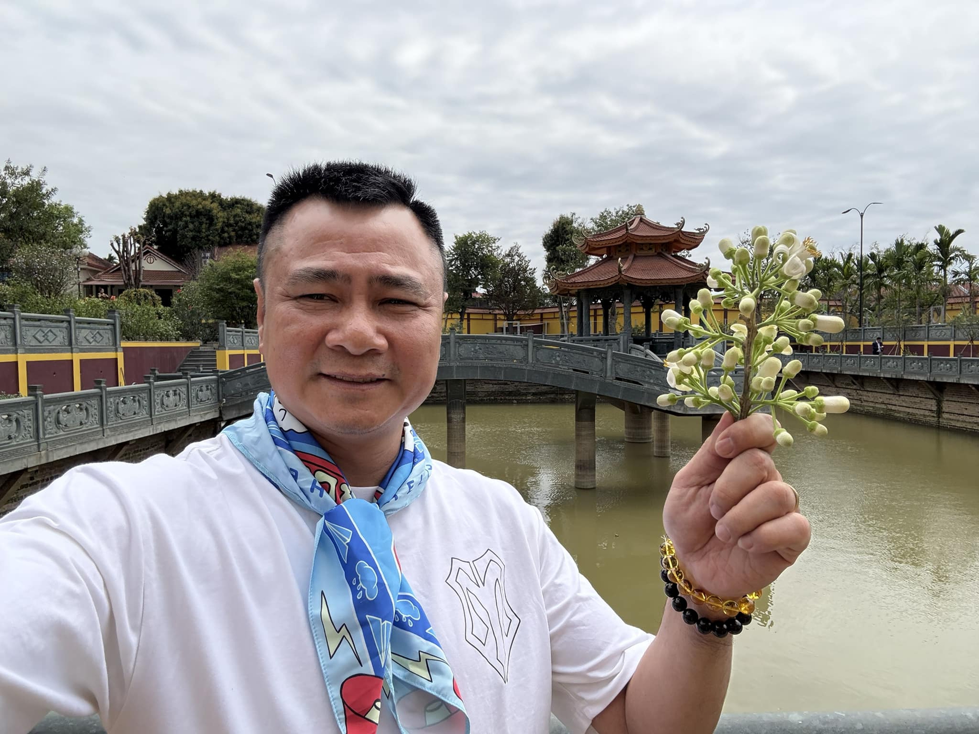 Đại tá, Giám đốc Nhà hát Chèo thương vợ hai kém 12 tuổi thiệt thòi, phải “chịu đựng” chồng- Ảnh 1. Đại tá, Giám đốc Nhà hát Chèo thương vợ hai kém 12 tuổi thiệt thòi, phải “chịu đựng” chồng- Ảnh 1.