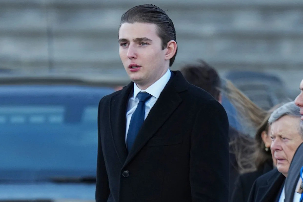 Hé lộ tài sản của Barron Trump- Ảnh 1.