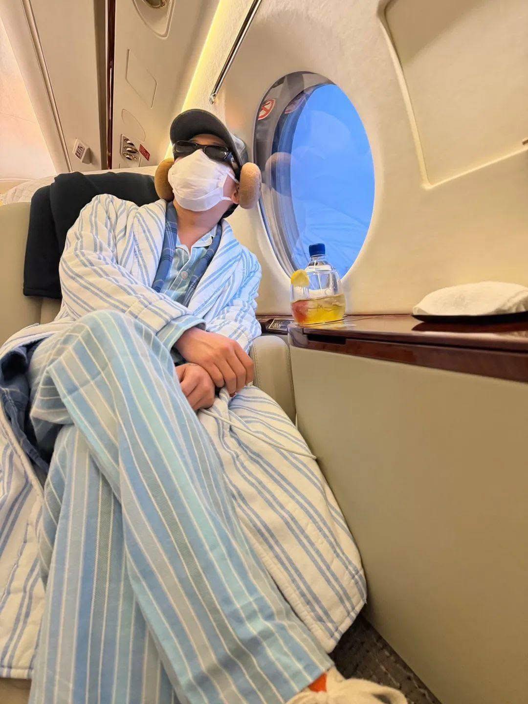 G-Dragon ở phòng 65 triệu/đêm tại Hà Nội, xịn đến mức chấp nhận đi 40km đến concert?- Ảnh 1. G-Dragon ở phòng 65 triệu/đêm tại Hà Nội, xịn đến mức chấp nhận đi 40km đến concert?- Ảnh 1.