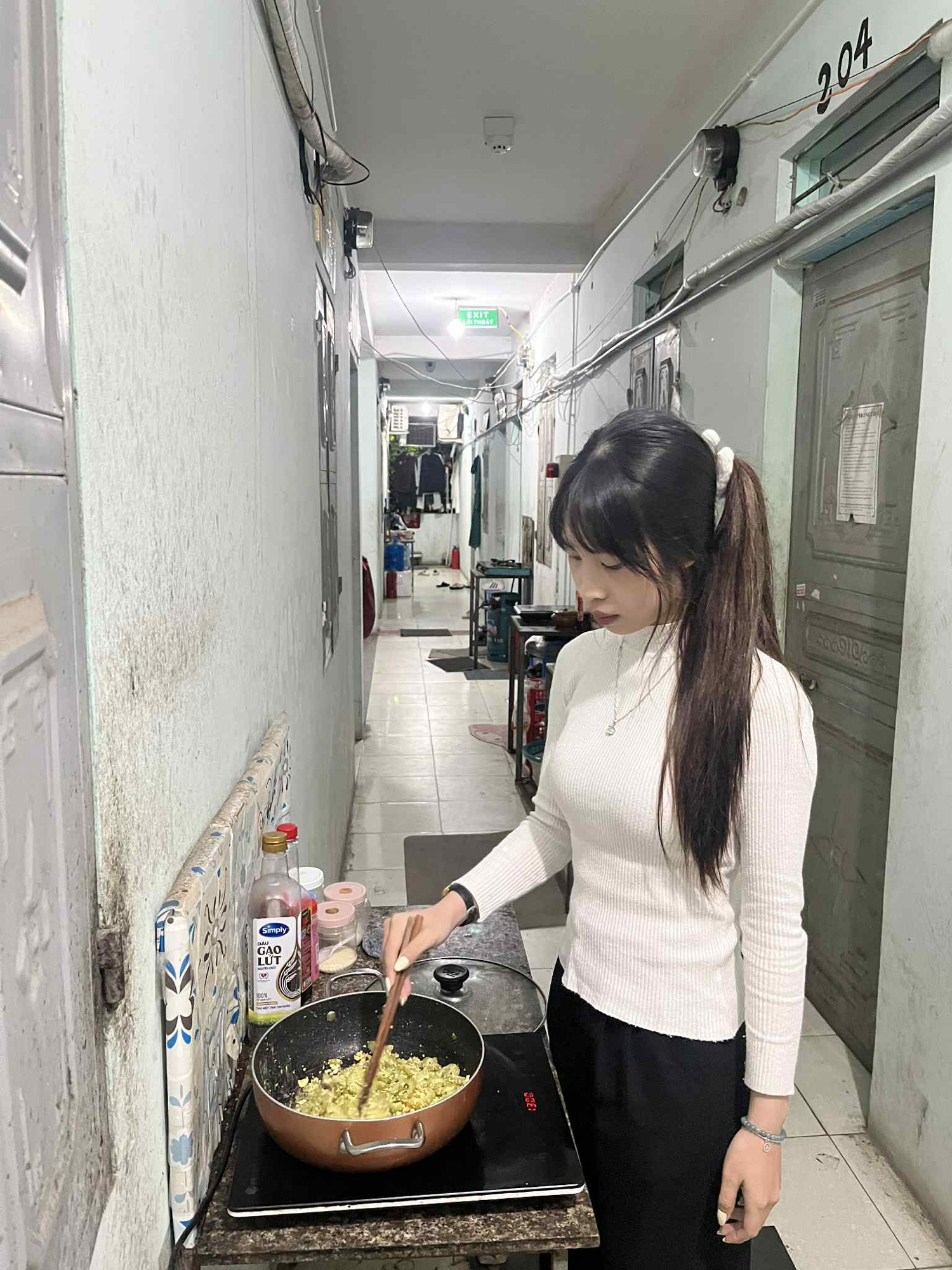 Giá chung cư Hà Nội lên hơn 100 triệu đồng/m2, người lương 5 triệu đang ở đâu?- Ảnh 7.