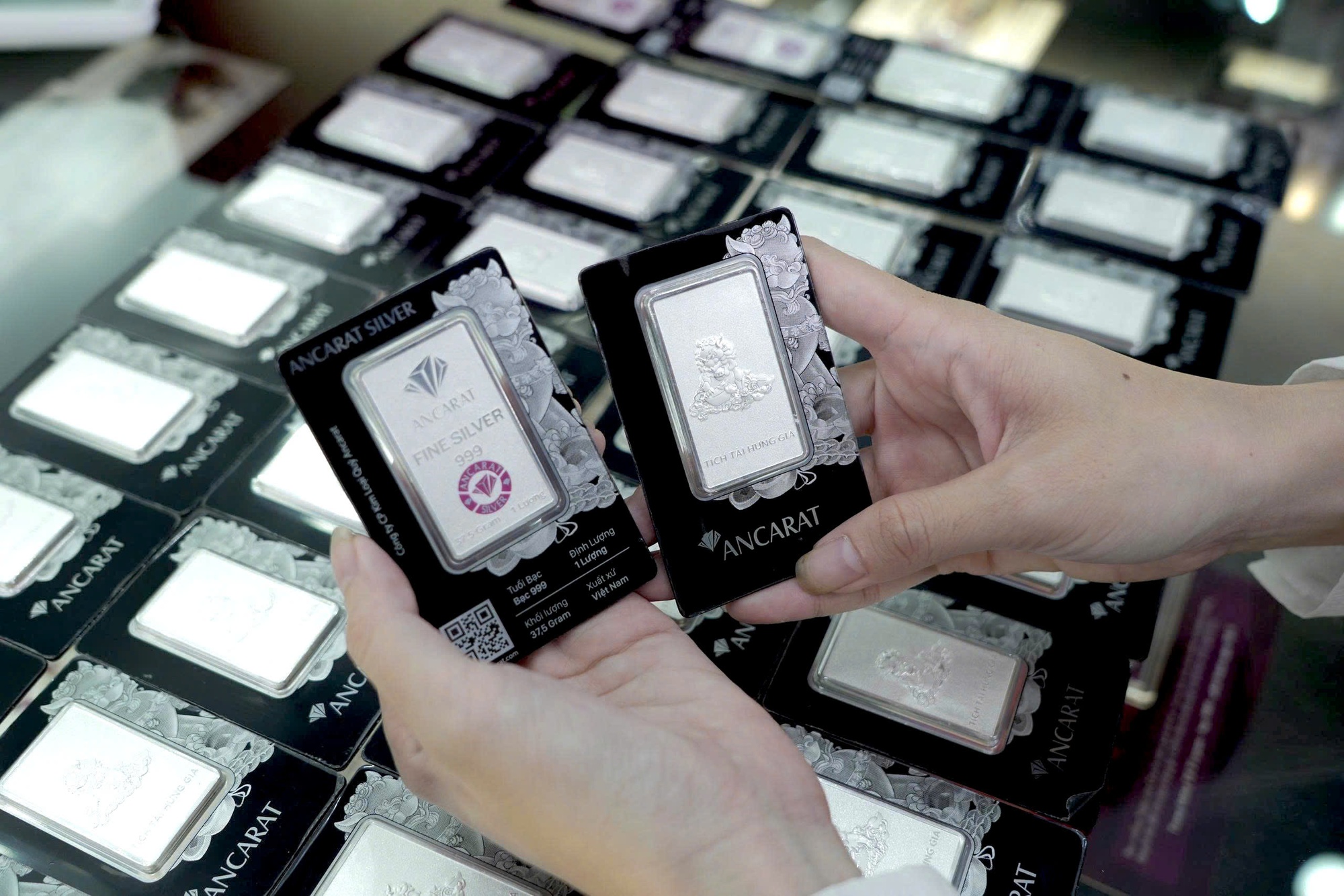 Giá bạc tăng mạnh trở lại- Ảnh 1. Giá bạc tăng mạnh trở lại- Ảnh 1.